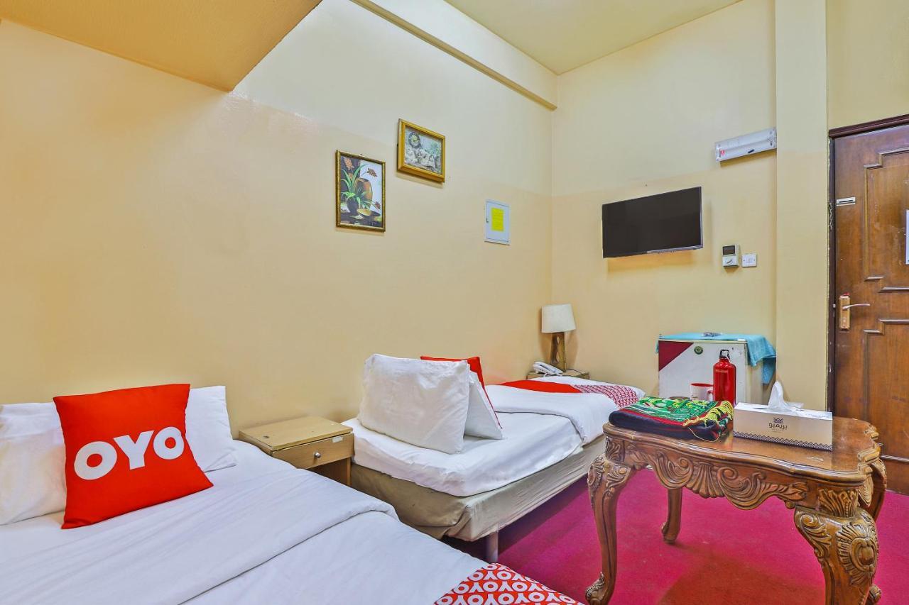 Oyo 393 Al Wehda Hotel Дубай Екстериор снимка