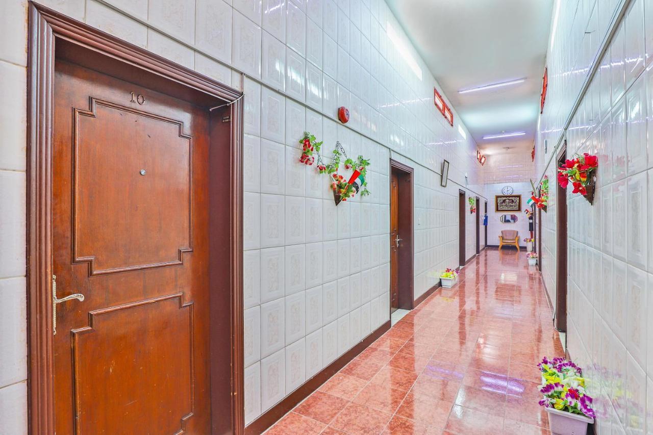 Oyo 393 Al Wehda Hotel Дубай Екстериор снимка