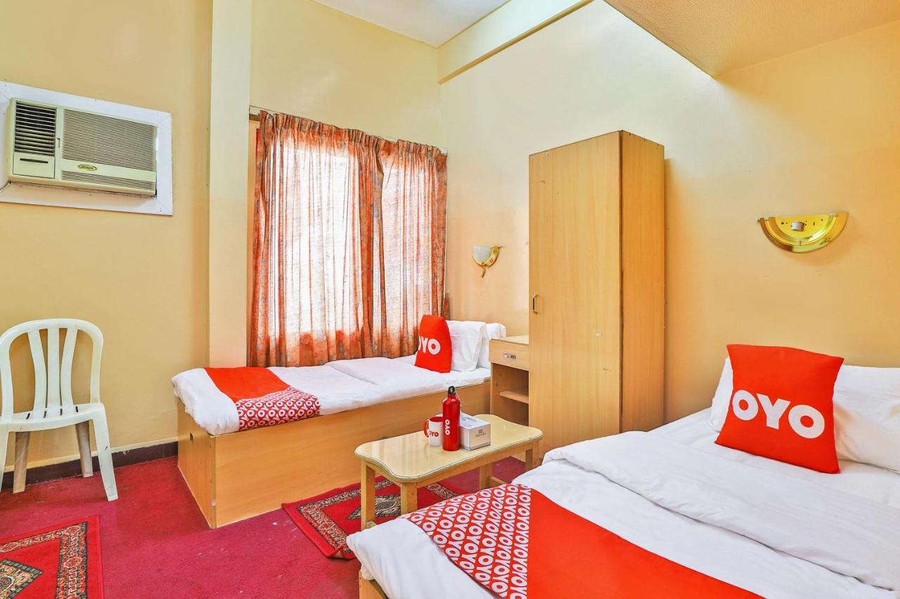 Oyo 393 Al Wehda Hotel Дубай Екстериор снимка