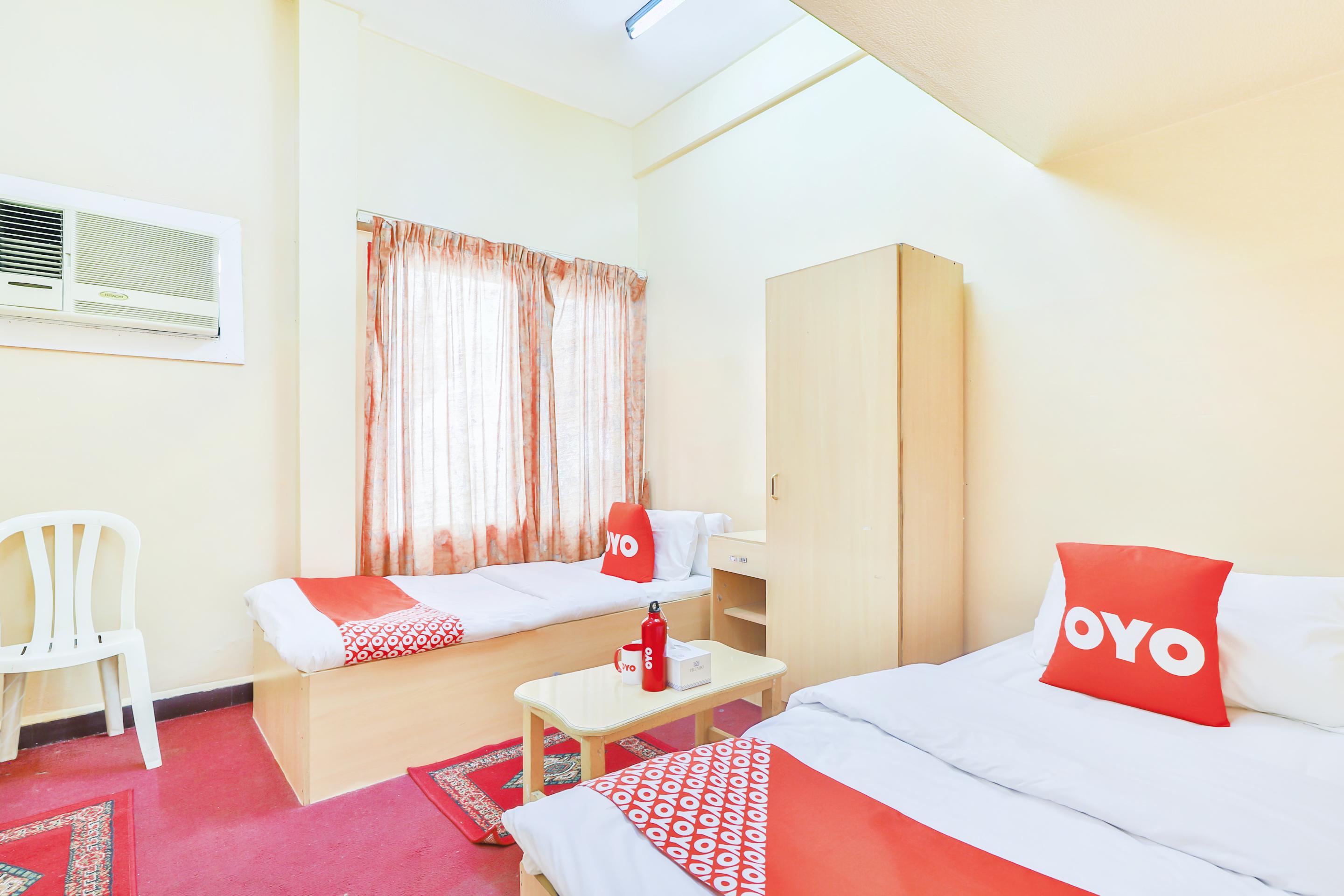 Oyo 393 Al Wehda Hotel Дубай Екстериор снимка