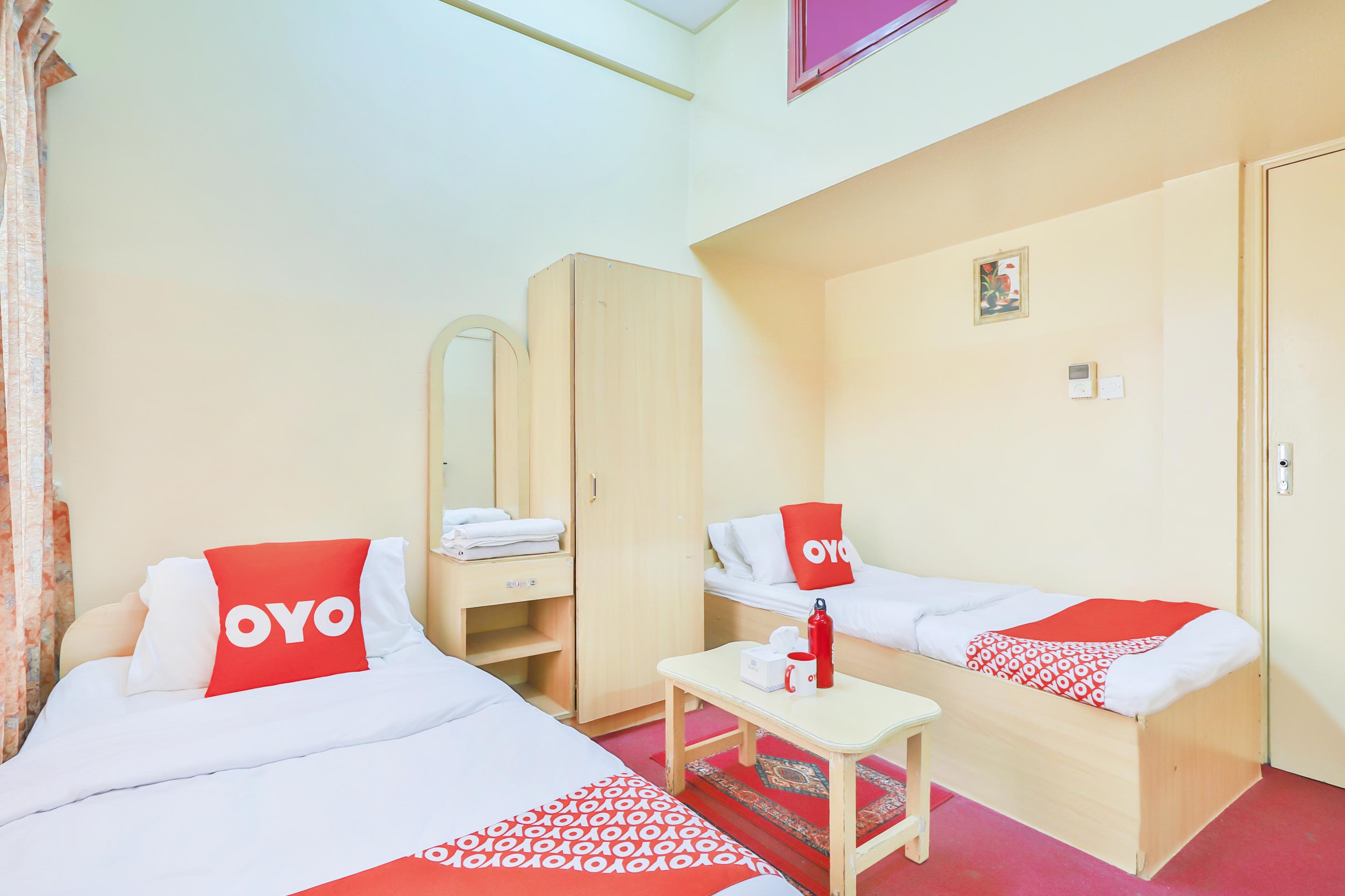 Oyo 393 Al Wehda Hotel Дубай Екстериор снимка