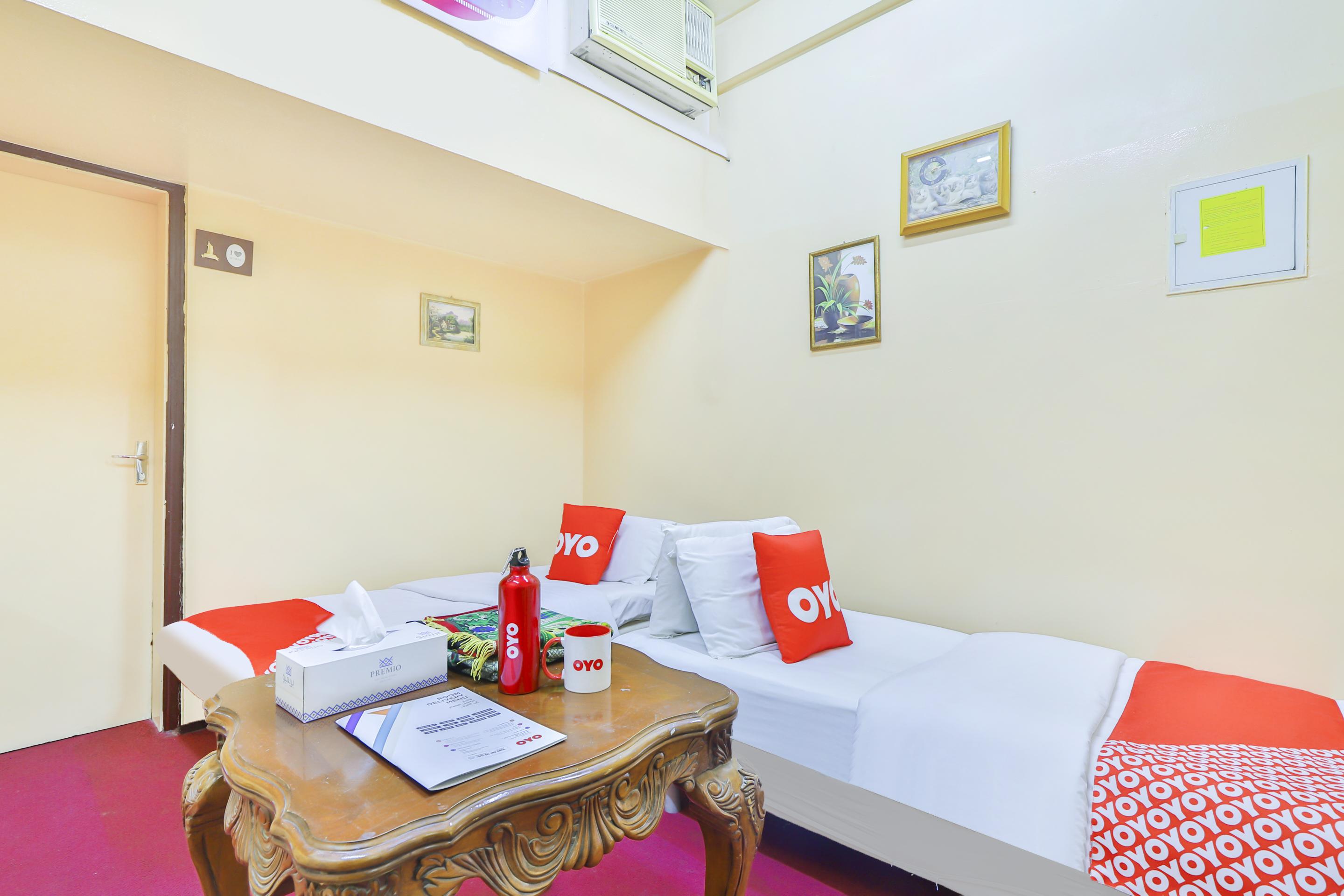 Oyo 393 Al Wehda Hotel Дубай Екстериор снимка
