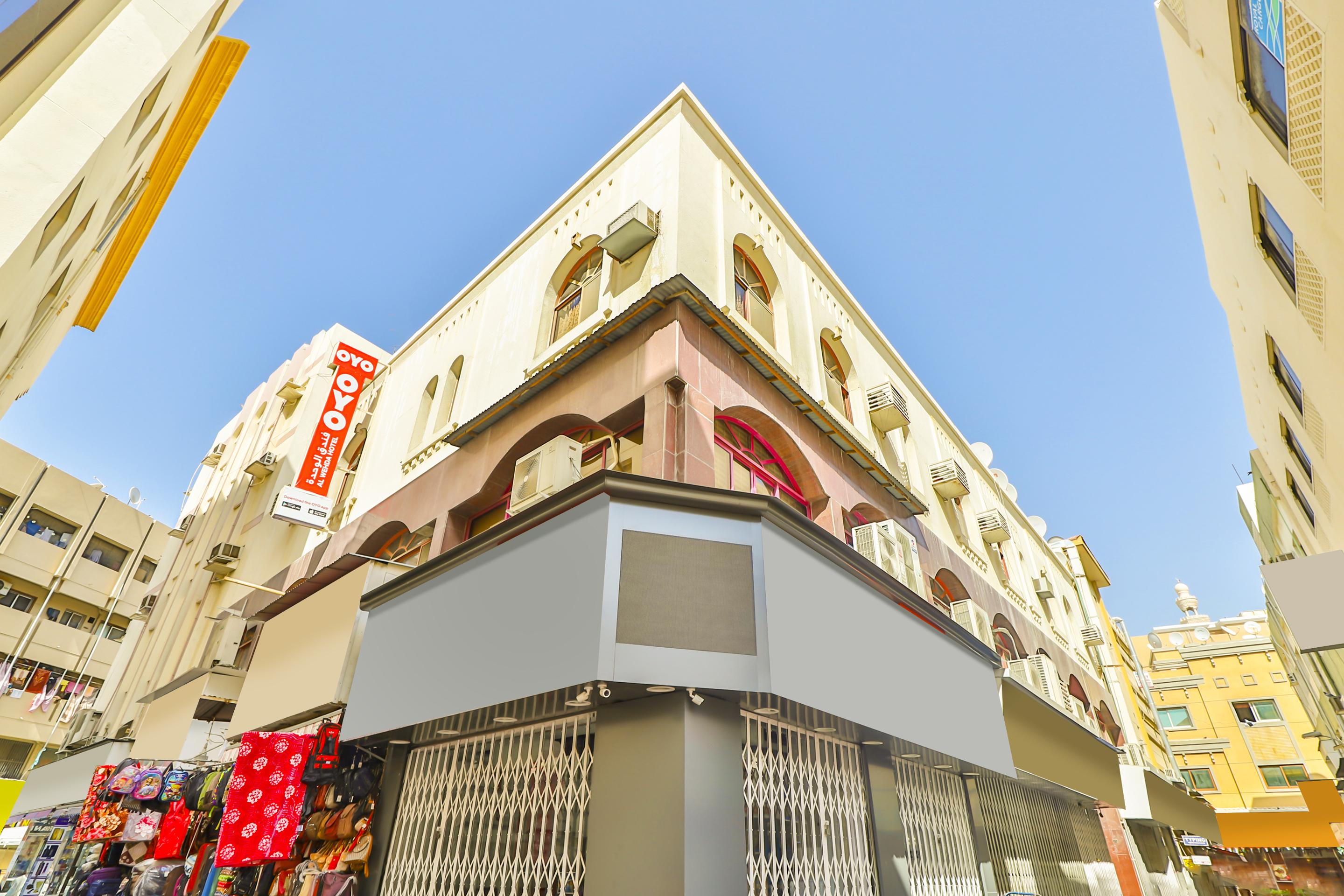 Oyo 393 Al Wehda Hotel Дубай Екстериор снимка